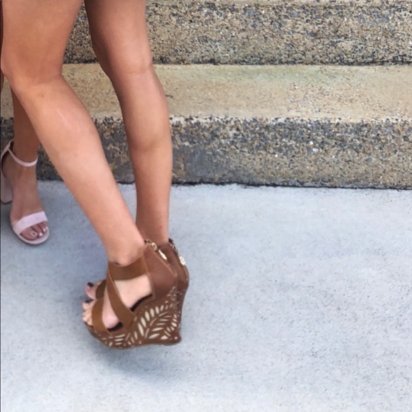 Charming Charlie Brown Laser Cut Wedges - Picture 7 of 8